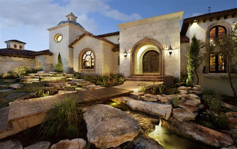 Spanish Oaks Hacienda Méditerranéen Façade Austin Par Jauregui