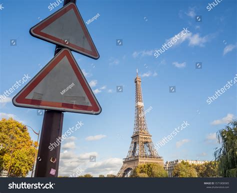 Blank Street Signs Eiffel Tower Clear Stock Photo 1571808985 Shutterstock