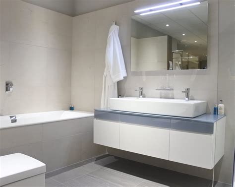 Bathroom design isn't the easiest because there's a lot to stuff into a small space. Achieve the "Hotel Experience" in your own Home | Bathroom ...