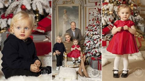 jacques y gabriella de mónaco se roban el spotlight en retratos navideños