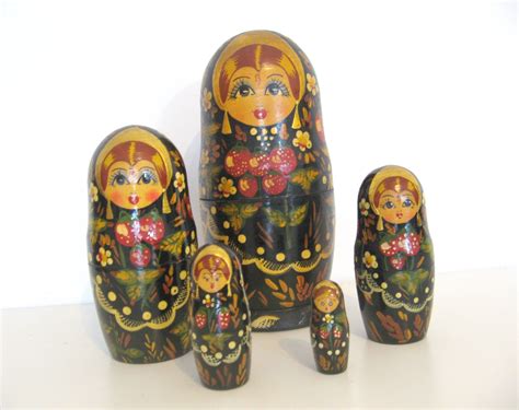 Vintage Russian Babushka Matryoshka Nesting Dolls Set Of 5 Etsy Uk