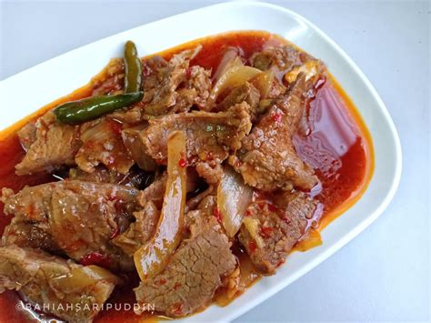 Assalamualaikum dan salam sejahtera semuanya. Resepi Daging Masak Merah Simple Dan Mudah Ruginya Kalau ...