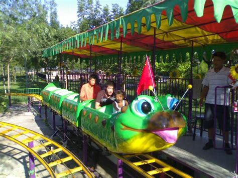 A'famosa theme park is the place to see the ferocious fangs of a tiger and touch docile rabbits all in one place. Theme Park Rides Caterpillar Pulley Coaster Manufacturers ...