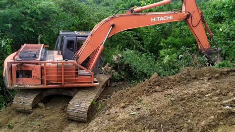 Excavator Hitachi Membuat Teras Tanam Klapa Sawit Youtube