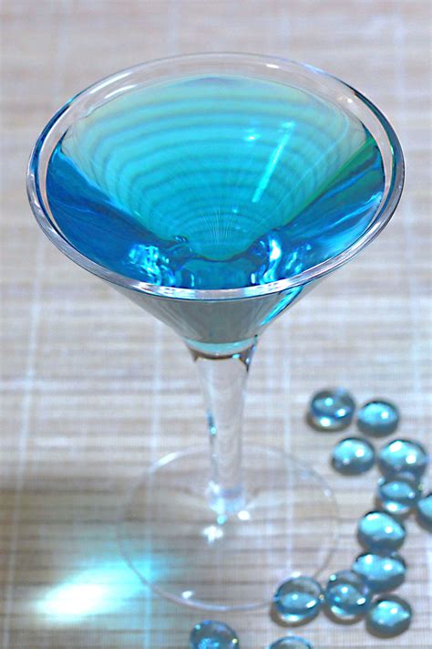 24 Delicious Blue Curacao Drink Recipes Mix That Drink
