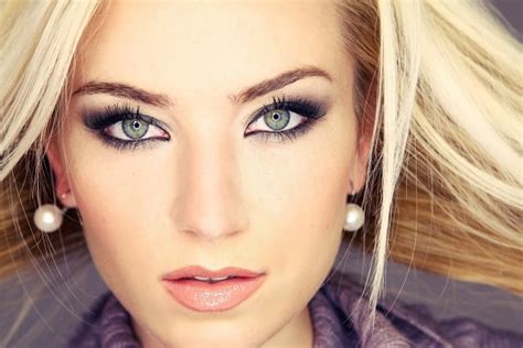 Makeup Tips For Green Eyes Blonde Hair Saubhaya Makeup