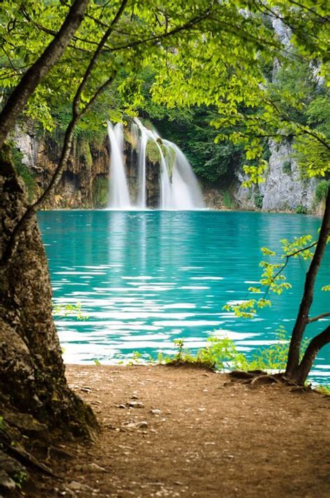 Un Loc De Vis Beautiful Waterfalls Beautiful Landscapes Amazing Nature Beautiful Scenery