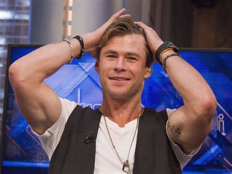 Chris Hemsworth Attributes His Muscles To Photoshop And Good Lighting