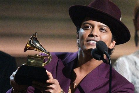 Bruno Mars Hater Pummeled By Fans On Twitter Find Another Artist To