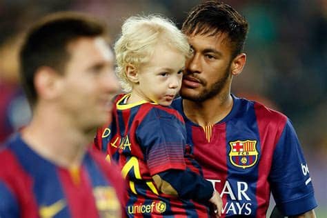 نيمار يتلاعب بلاعبي ليون في الدوري الفرنسي. أخبار نيمار اليوم.. 10 حقائق مثيرة عن النجم البرازيلى تغفر ...