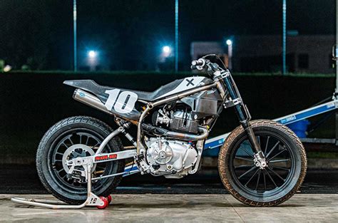 Royal Enfield Debuts In American Flat Track Racing With Its Interceptor