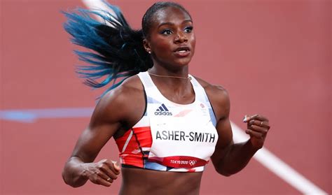 Dina Asher Smith Ive Spent Four Weeks Trying To Run Again Aw