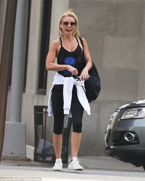 Kelly Ripa Is All Smiles As She Return To Live Without Michael Strahan