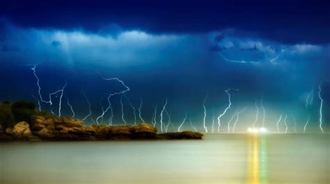 Amazing Nature 10 Mighty Lighting Strikes Over Water