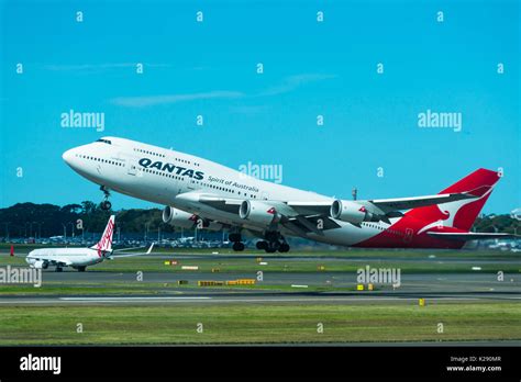 Jumbo Jet Taking Off Runway Hi Res Stock Photography And Images Alamy