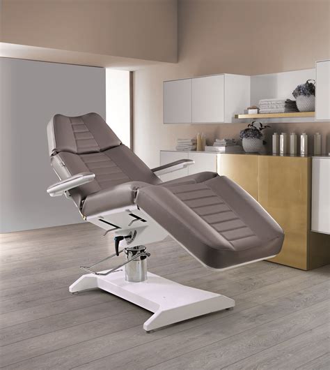 Ciao Mondo With Images Spa Rooms Massage Table Chair Bed