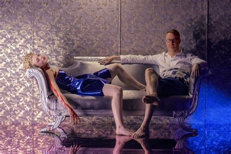 The Neon Demon Images Reveal Refn S Bloody Horror Film Collider