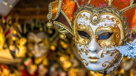 Make A Traditional Venetian Mask Aandk Villas