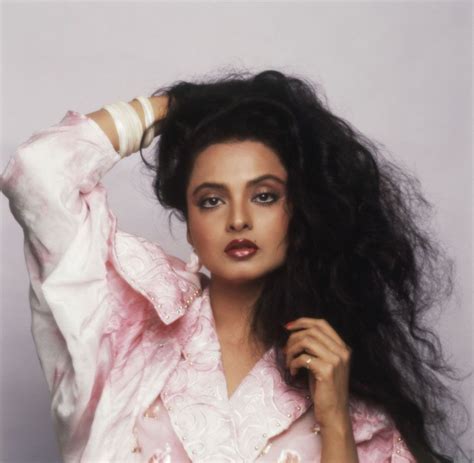 Rekhabiography Of Rekha Biography Of Rekha In Hindi Beauty Movie