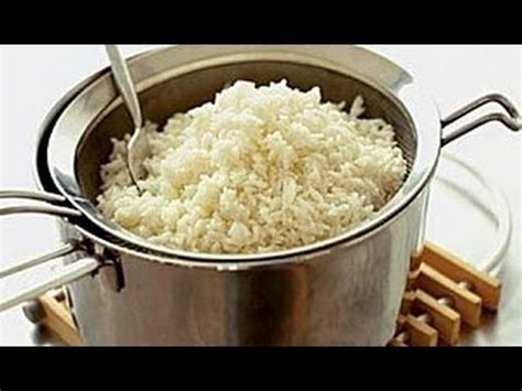 Lava el arroz de 3 a 4 veces hasta que el agua salga limpia limpia. Cocinar arroz blanco (facil y sencillo) - YouTube