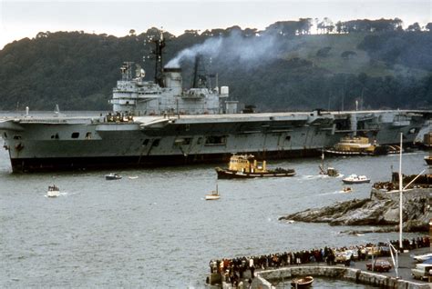Hms Ark Royal R09 Leaves Devonport For Scrapping 22 September 1980