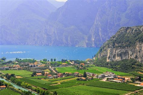 Italys Most Beautiful Lakes In Photos