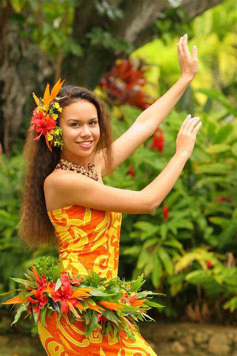Pin By Nikki Tabafunda On Lei Making Hula Girl Tahitian Costumes