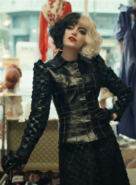 Emma Stone Plays Cruella De Vil An Aspiring Fashion Designer With Punk Rock Costumes Cruella