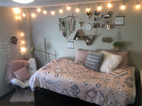 Pin By Mikaela Anderson On Cute Room Dream Dorm Room Room Makeover