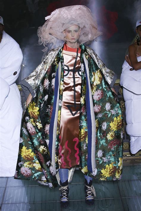 Andreas Kronthaler For Vivienne Westwood Paris Fashion Week Ss 18 Fashion Fashion Week