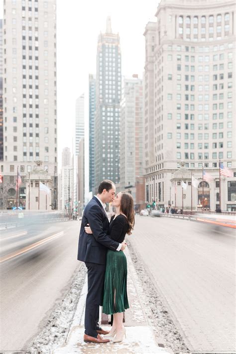 Downtown Chicago Engagement Session On Michigan Ave Chicago Engagement Beach Engagement