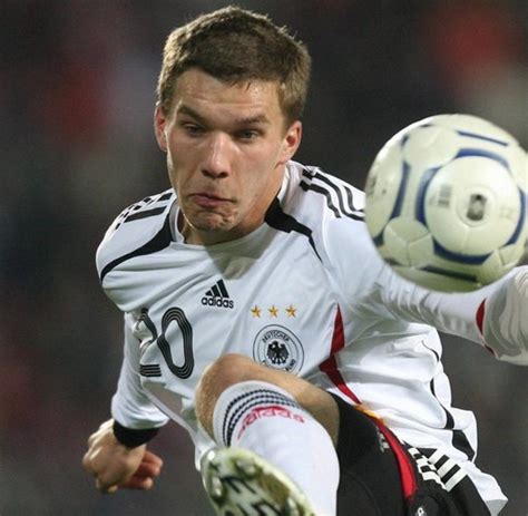 Kicker Ticker Für Lukas Podolski Ist Die Saison Schon Vorbei Welt
