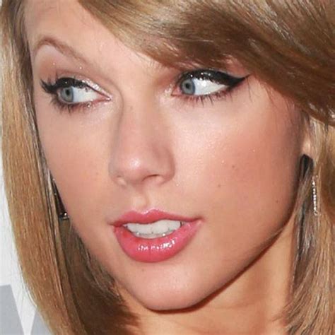 Taylor Swifts Makeup Photos And Products Steal Her Style Page 2