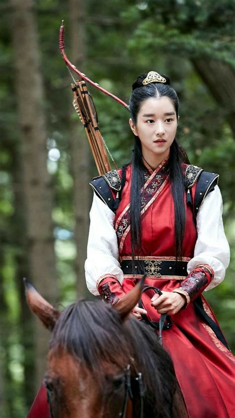 The first drama i saw him in, i did not think he was a good actor, but he has improved in every drama. Pin by Suyu yù on Drama_Real in 2020 | Korean traditional ...