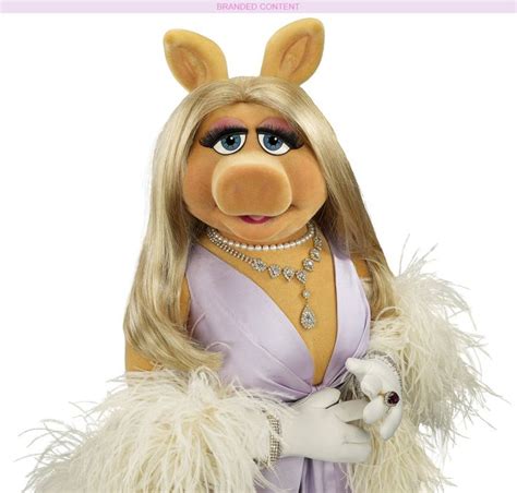 Miss Piggy S Most Glamorous Styles Us Weekly Miss Piggy The Muppet