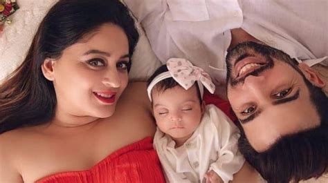 Mahhi Vij Feeding Daughter For First Time Extremely Emotional The Samikhsya