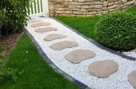 Jan 25, 2019 · whether they're winding through a garden or leading to your front. 47 Fantastic White Stone Landscaping Ideas To Transform Your Yard | Stone landscaping, Garden ...
