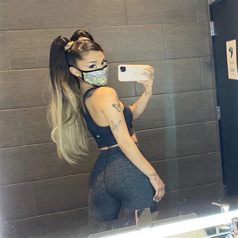 Ariana Grande Booty Selfie Celebritiesyogapants