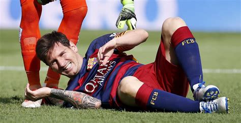 Barcelona Loses Lionel Messi 2 Months With Injury The New York Times