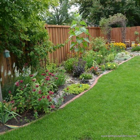 18 Backyard Landscaping Ideas Along Fence 2023
