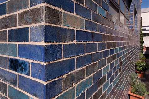 Close Up Of Hand Glazed Bricks Eklektisk Fasad Melbourne Av