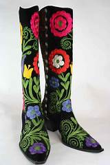 Pictures of Turkish Embroidered Boots