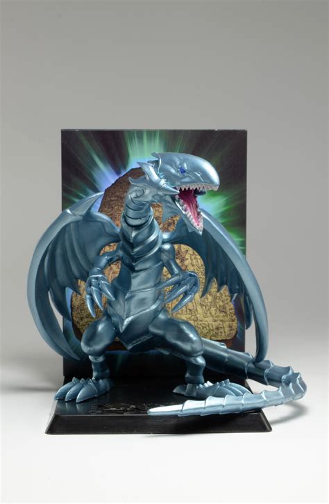 Start studying black figure and red. Yu-Gi-Oh! - Diorama with 3.75″ Figure - Blue Eyes White Dragon