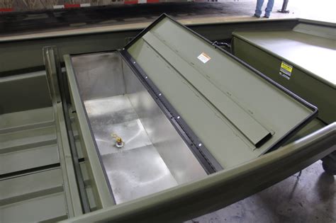 However, those stored in covered parking and outdoor storage should definitely have a boat cover or slip. Pin by L Thompson on Fishing & Boats | Aluminum boat, Seat ...