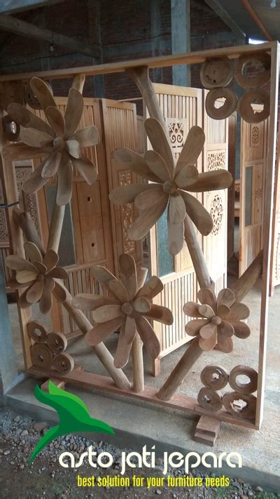 Masyarakat eropa lebih suka furniture berbahan baku. Penyekat Ruangan Kayu Jati Bunga Terbaru