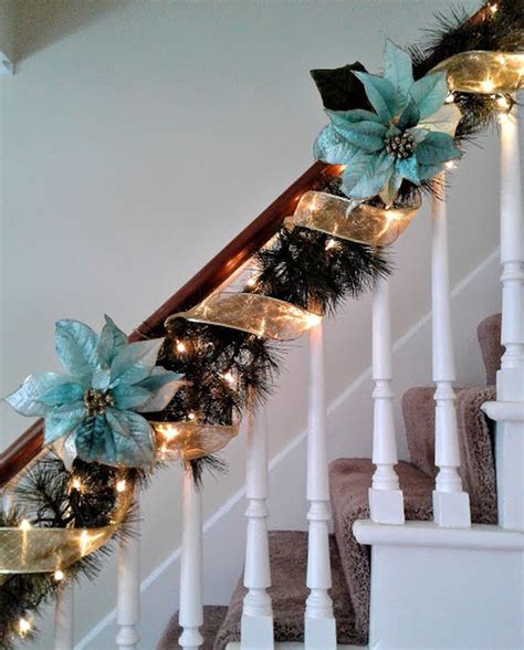 40 Christmas Staircase Decoration Ideas