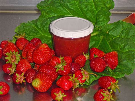 Erdbeer-Rhabarber-Marmelade von kochfee1982 | Chefkoch