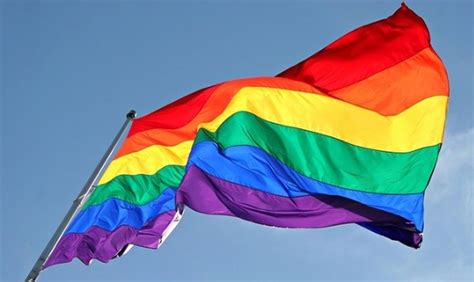 Coc strives for the decriminalization of sexual orientation and gender identity and for equal rights, emancipation and social acceptance of lgbt's in the netherlands and all over the world. Morgen voor het eerst regenboogvlag gehesen in gemeente ...