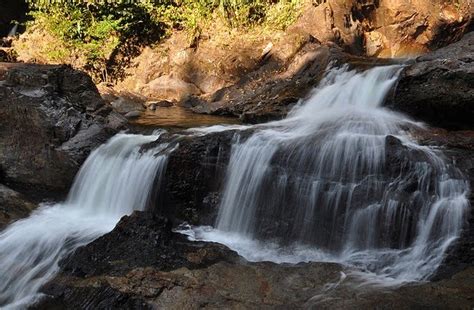 Sumatera utara memang memiliki banyak objek wisata yang menarik yang bisa anda kunjungi. Pelancongan Terengganu: Air Terjun Di Tasik Kenyir