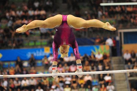 Shawn Johnson Kyfun Olympic Gymnast Womens Gymnastics Uneven Bars Amazing Gymnastics